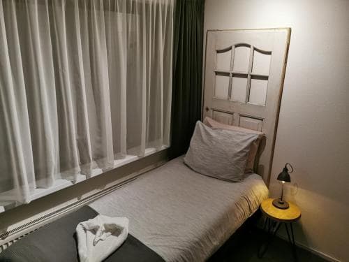 Single room 401 Hotel Heere Raamsdonksveer (1)